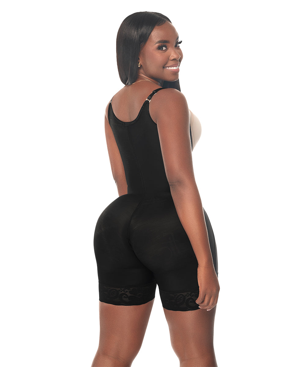 Faja postoperatoria con broches frontales:  Ajuste progresivo y soporte ( REF. C-002- C-102 )